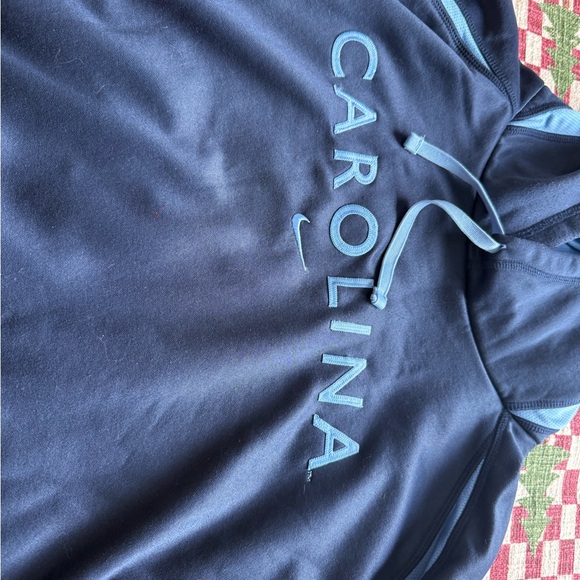 Nike North Carolina therma-fit XL hoodie - Picture 3 of 4
